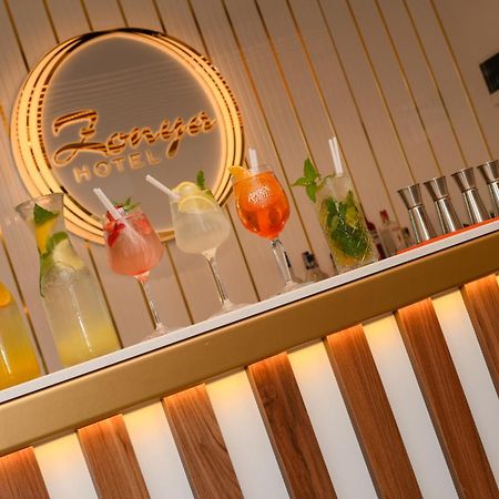 Hotel Zonya Σάνι Μπιτς Εξωτερικό φωτογραφία